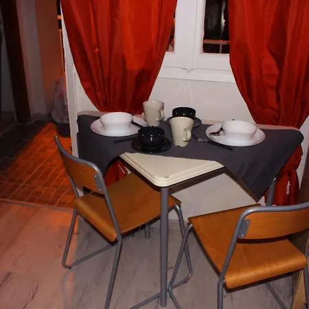Impeccable 1-bedroom Center Apartament